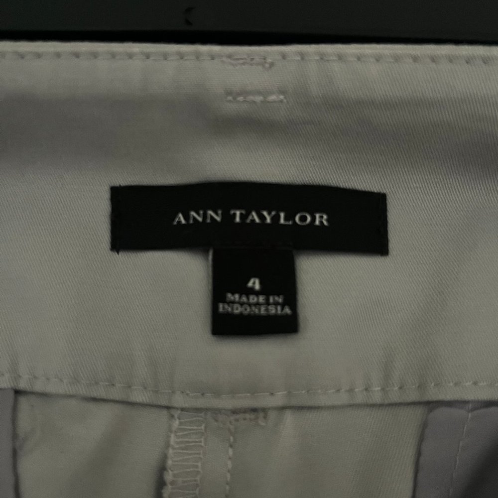 Ann Taylor - Capri Length Pants